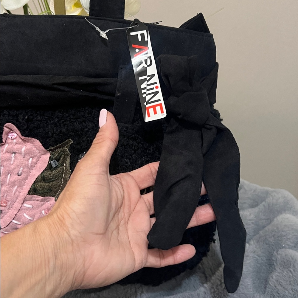 Art Nine Black Tote Bag with Floral Design NWT retail $39 - Picture 3 of 7